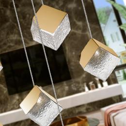 Lampara PRISCILA 12 luces - Schuller. Tonalidades Cromo y Oro