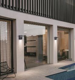 Aplique exterior Cooper Negro Mantra - Sensor Luz LED